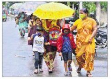 చినుకు ముచ్చట.. ఎండతో ముచ్చెమట