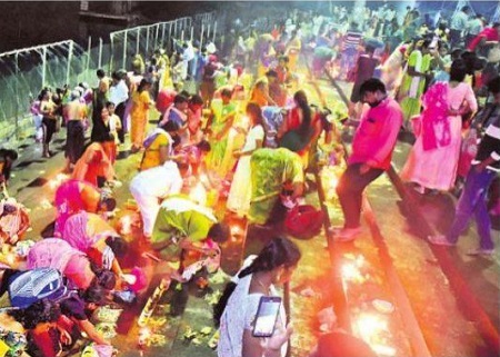భక్తిశ్రద్ధలతో కార్తిక పూజలు