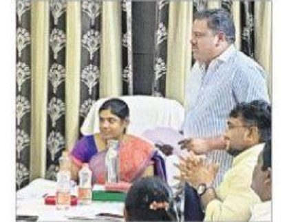రహదారుల అభివృద్ధి పై సమీక్ష