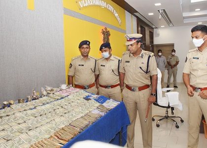 పనిచేస్తున్న సంస్థకే కన్నం