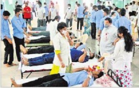 184 మంది విద్యార్థుల రక్తదానం