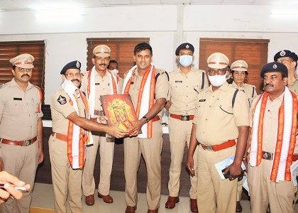 చిత్రపటం బహుకరణ