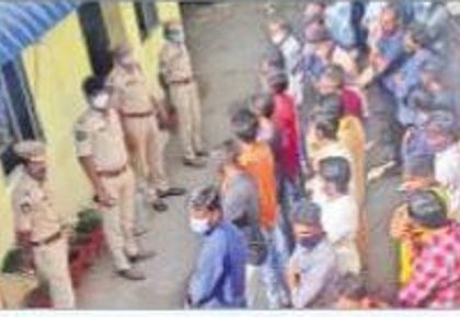 మంచి ప్రవర్తన కలిగి ఉండాలి