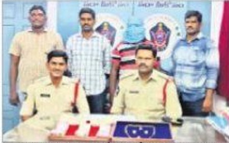 అంతర్ జిల్లా నేరస్తుడు అరెస్టు