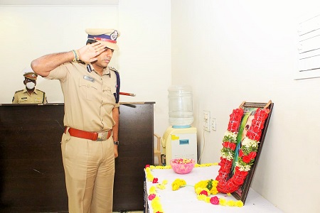 పొట్టి శ్రీరాములుకు ఘన నివాళి