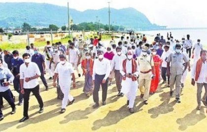 దసరా స్పూర్తితో దీక్షల విరమణ ఉత్సవాలు