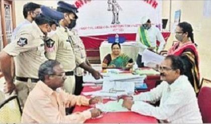 జాతీయ లోక్ అదాలత్ లో కేసుల పరిష్కారం