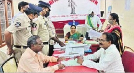 జాతీయ లోక్ అదాలత్ లో కేసుల పరిష్కారం