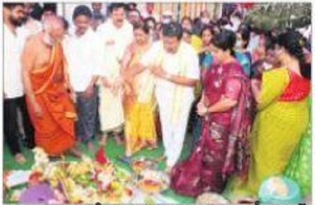 ఆలయాల అభివృద్ధికి ప్రభుత్వం కృషి