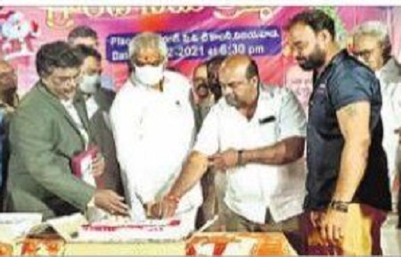 ఘనంగా సెమీ క్రిస్మస్ వేడుకలు
