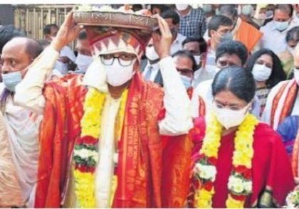 దుర్గమ్మ సన్నిధిలో సీజేఐ దంపతులు