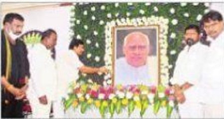 పదవులకు వన్నె తెచ్చిన నేత రోశయ్య