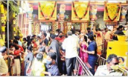 ఇంద్రకీలాద్రిపై పోటెత్తిన భక్తులు