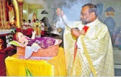 మానవాళి రక్షణ కోసమే క్రీస్తు జననం