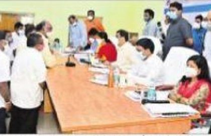 అర్జీదారుల సంతృప్తే లక్ష్యం