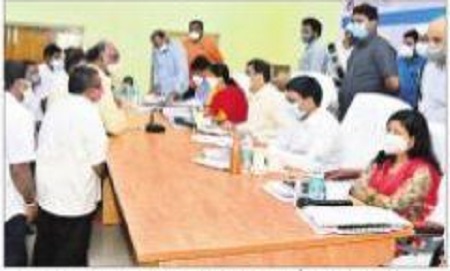 అర్జీదారుల సంతృప్తే లక్ష్యం