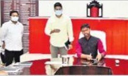 పెండింగ్ అర్జీలను వెంటనే పరిష్కరించాలి