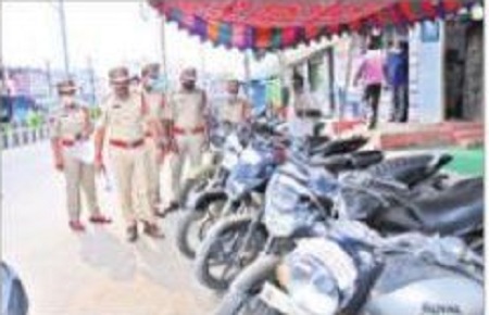 ఇద్దరు బైక్ దొంగల అరెస్టు