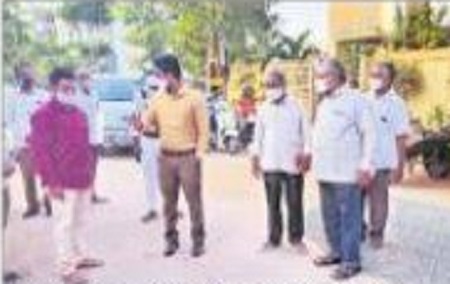 రోడ్ల ప్యాచ్ వర్క్ పనులు వేగవంతం