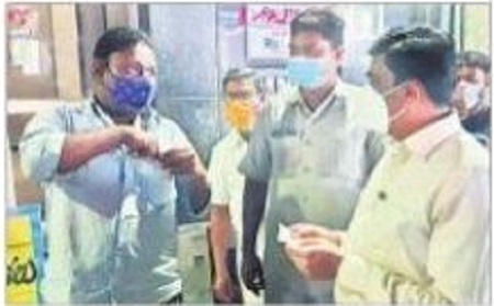 సినిమా హాళ్లలో ఆకస్మిక తనిఖీలు