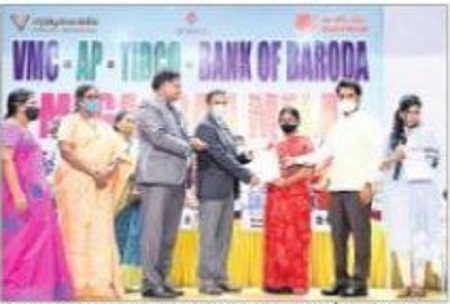 టిడ్కో లబ్ధిదారులకు రుణ మంజూరు పత్రాలు