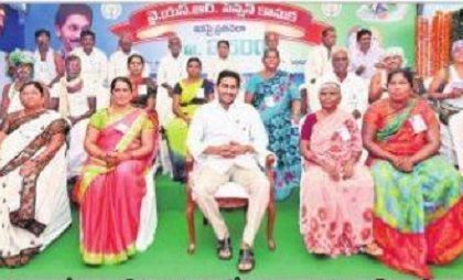 కులం, మతం, పార్టీలు చూడలేదు