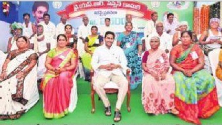 కులం, మతం, పార్టీలు చూడలేదు