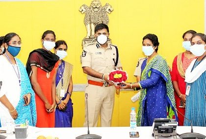 సీపీ కాంతి రాణాకు సచివాలయ మహిళా పోలీసుల కృతజ్ఞత