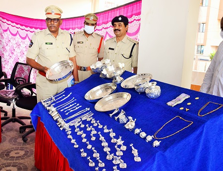 దొంగలు దొరికారు