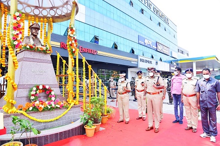 స్వర్గీయ కె.ఎస్ వ్యాస్‌కి నివాళి