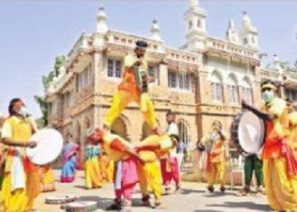 కళలకు ప్రోత్సాహం అవసరం