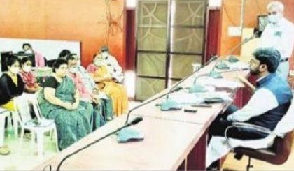సకాలంలో సమస్యలు పరిష్కరించాలి