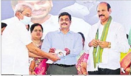 అర్హులందరికీ సంక్షేమ పథకాలు