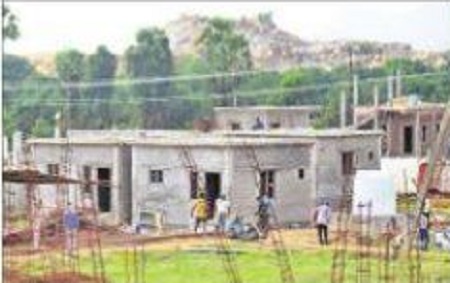 ఇళ్ల నిర్మాణాలు వేగవంతం