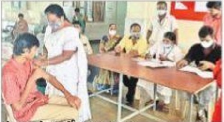 టీనేజర్లకు కోవిడ్ వ్యాక్సిన్‌తో రక్షణ