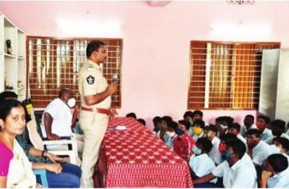 మత్తుకు బానిసలైతే భవిష్యత్ అంధకారమే..