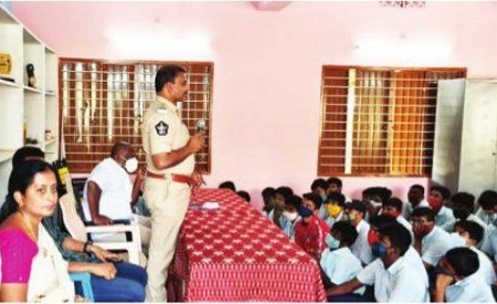 మత్తుకు బానిసలైతే భవిష్యత్ అంధకారమే..