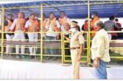 పర్యాటకానికి పెద్ద పీట
