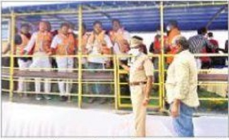 పర్యాటకానికి పెద్ద పీట