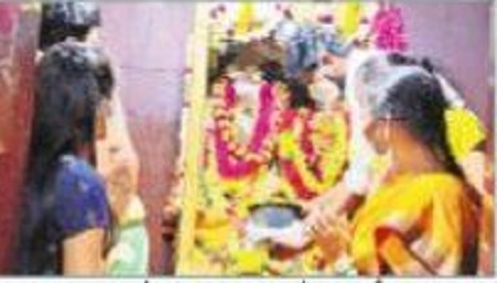 ఆలయంలోకి ప్రవేశించిన వీరమ్మ తల్లి