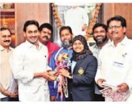 క్రీడాకారులకు ప్రోత్సాహం