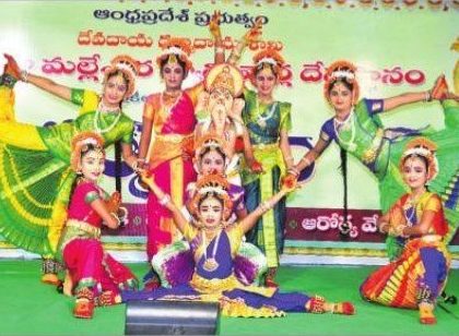 ఆకట్టుకున్న కూచిపూడి నృత్య ప్రదర్శన