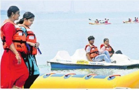 సండే సందడి