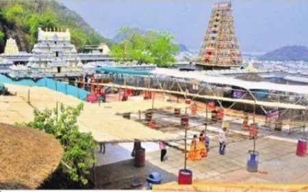 ఉగాదికి ముస్తాబవుతున్న ఇంద్రకీలాద్రి
