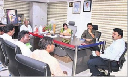 పెండింగ్ పనులు సత్వరమే  పూర్తిచేయాలి
