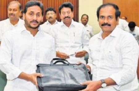 అన్నదాతకు వెన్నుదన్ను!