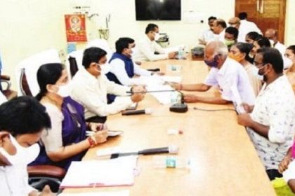 మధ్యాహ్న భోజన పథకాన్ని పరిశీలించాలి