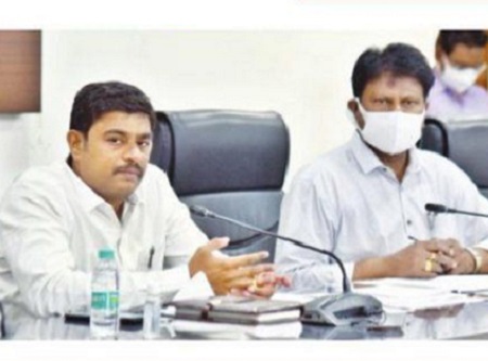 హాస్టళ్ల రూపురేఖలు మార్చాలి