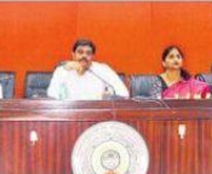 సిబ్బందిని సమంగా కేటాయించాలి