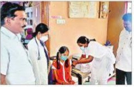విద్యార్థులకు వ్యాక్సిన్